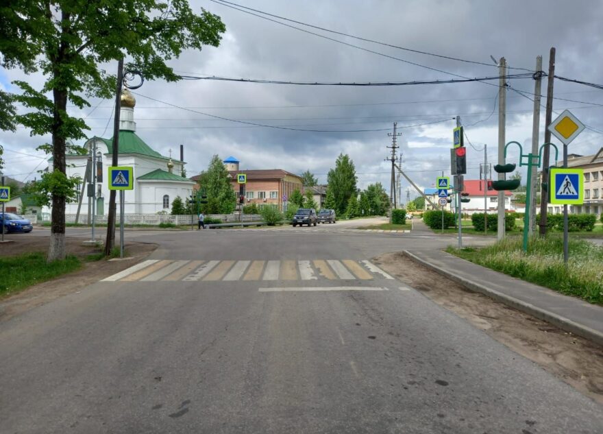 В Тверской области иномарка сбила 15-летнюю девочку на пешеходном переходе В Тверской области иномарка сбила 15-летнюю девочку на пешеходном переходе