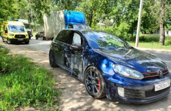 В Пролетарском районе Твери молодой человек при аварии получил ожоги