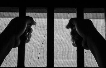 Жители Твери наркотики не продали, но 19 лет на двоих получили