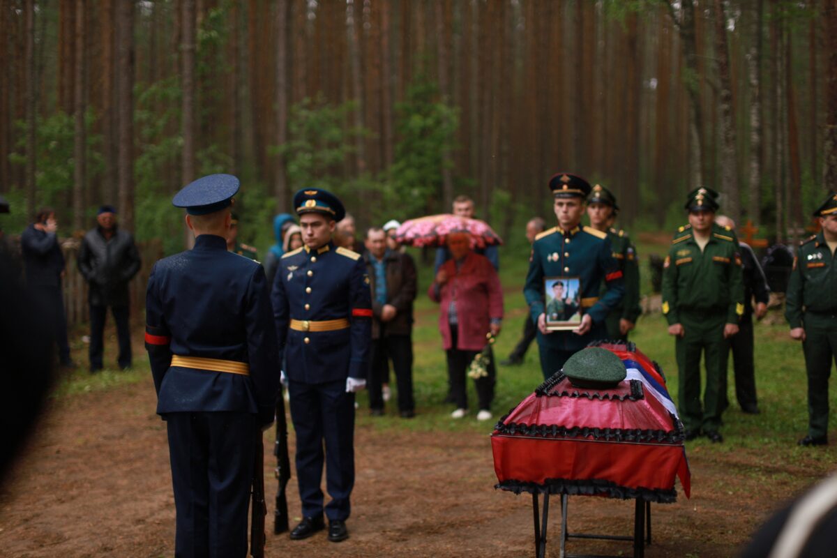 В Тверской области простились с погибшем на Украине военнослужащим