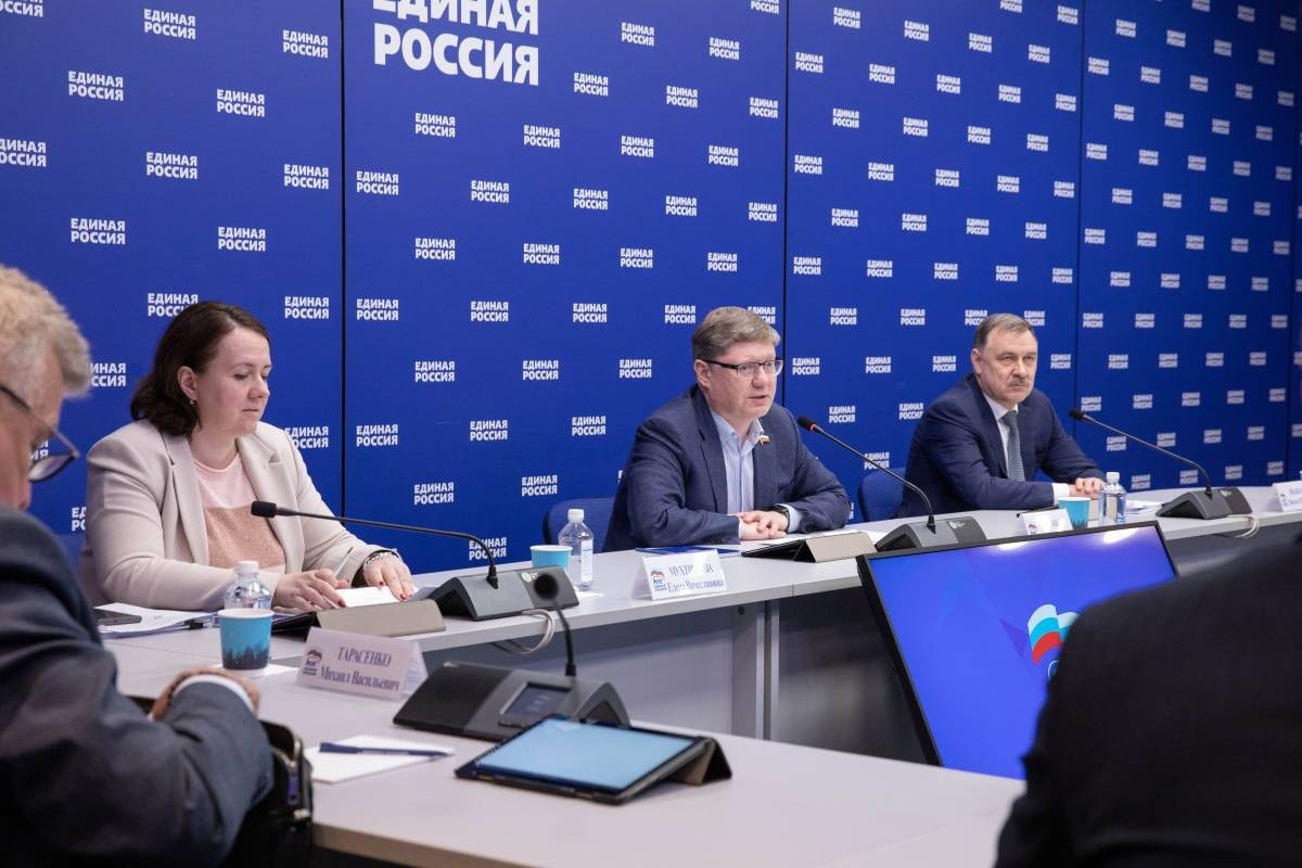 «Единая Россия» вместе с Минтруда подготовят поправки в закон о занятости и Трудовой кодекс