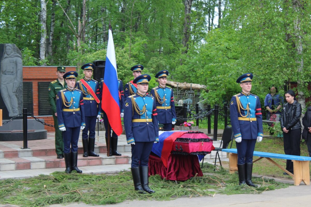 Лихославль Тверская область. Лихославль городское кладбище. Происшествия в Лихославле вчера.