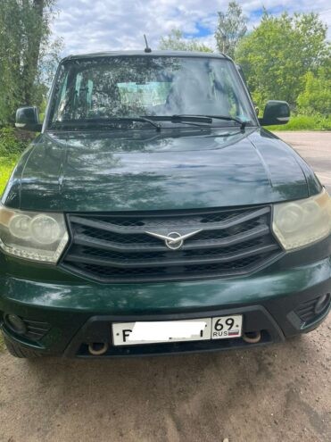 В Тверской области столкнулись УАЗ и мотоцикл