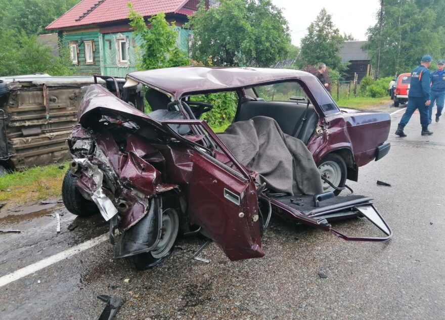Одна погибшая, пятеро пострадавших: страшное ДТП произошло в Тверской области Одна погибшая, пятеро пострадавших: страшное ДТП произошло в Тверской области