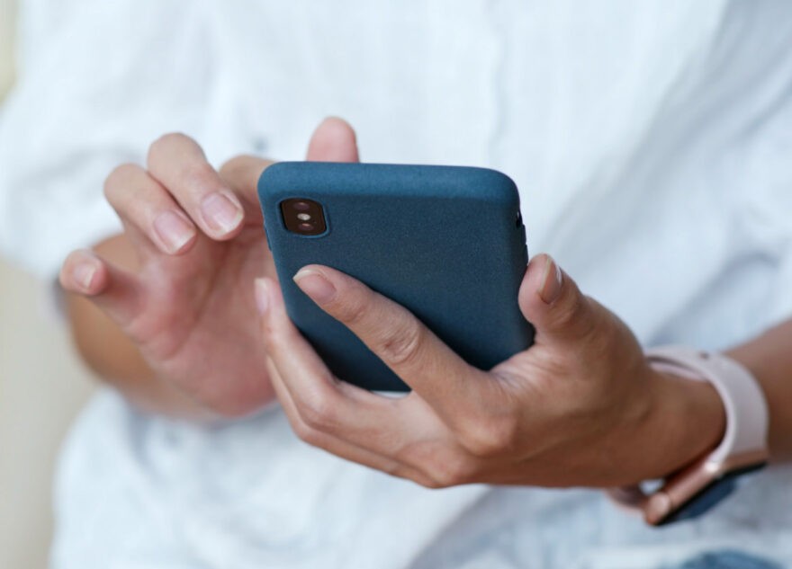 Житель Тверской области сразу пропил украденный телефон