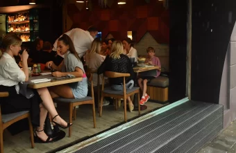 Все ковидные ограничения в России сняты Все ковидные ограничения в России сняты