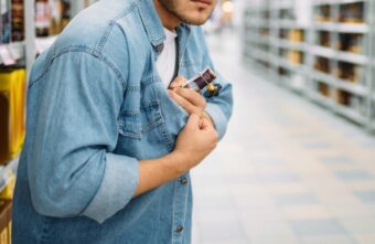 В Тверской области грабителя застукали на месте преступления