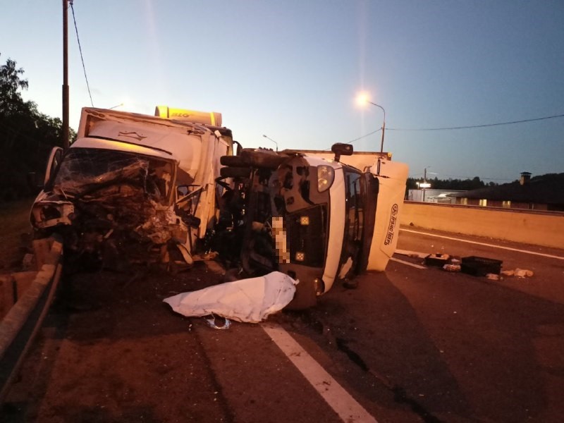 Множественные травмы: появились подробности ДТП с автовозом и тремя "Газелями" под Тверью