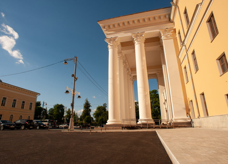 Театральная площадь в Твери меняет свой облик