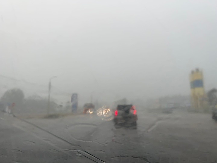 Очередное предупреждение МЧС: буйство непогоды в Тверской области продолжается