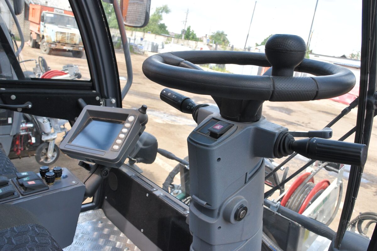 От пыли и грязи улицы Твери будут чистить новые машины