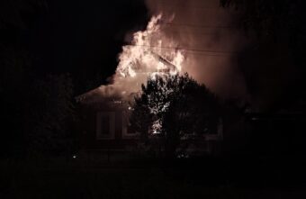 Ночью в Тверской области сгорел жилой дом