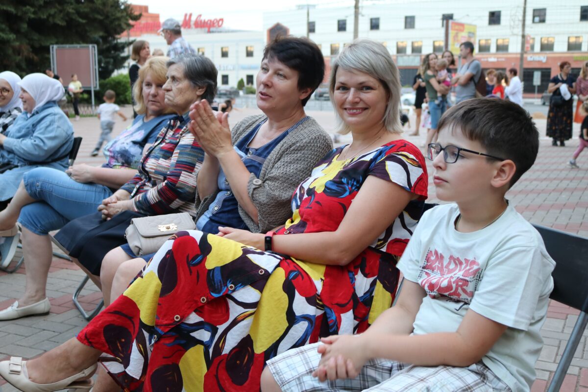 В Твери организовали семейный кинотеатр под открытым небом