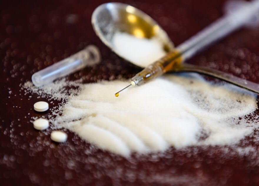 Наркокурьеры пытались сбывать героин в Тверской области