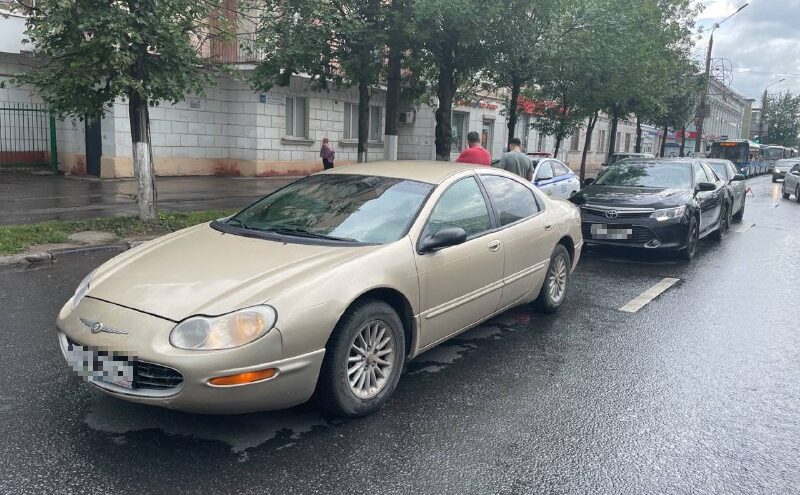 Пассажир иномарки пострадал в тройном ДТП в Твери