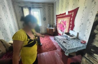 Жителя Тверской области зарезали во время застолья