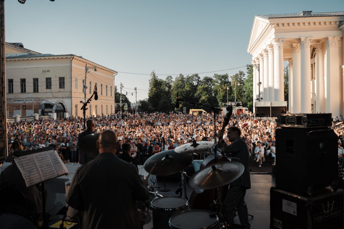 В Твери выступил Московский джазовый оркестр Игоря Бутмана