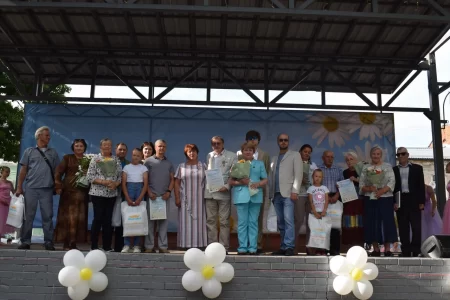 Счастливы вместе: в Вышнем Волочке наградили лучшие семьи Счастливы вместе: в Вышнем Волочке наградили лучшие семьи