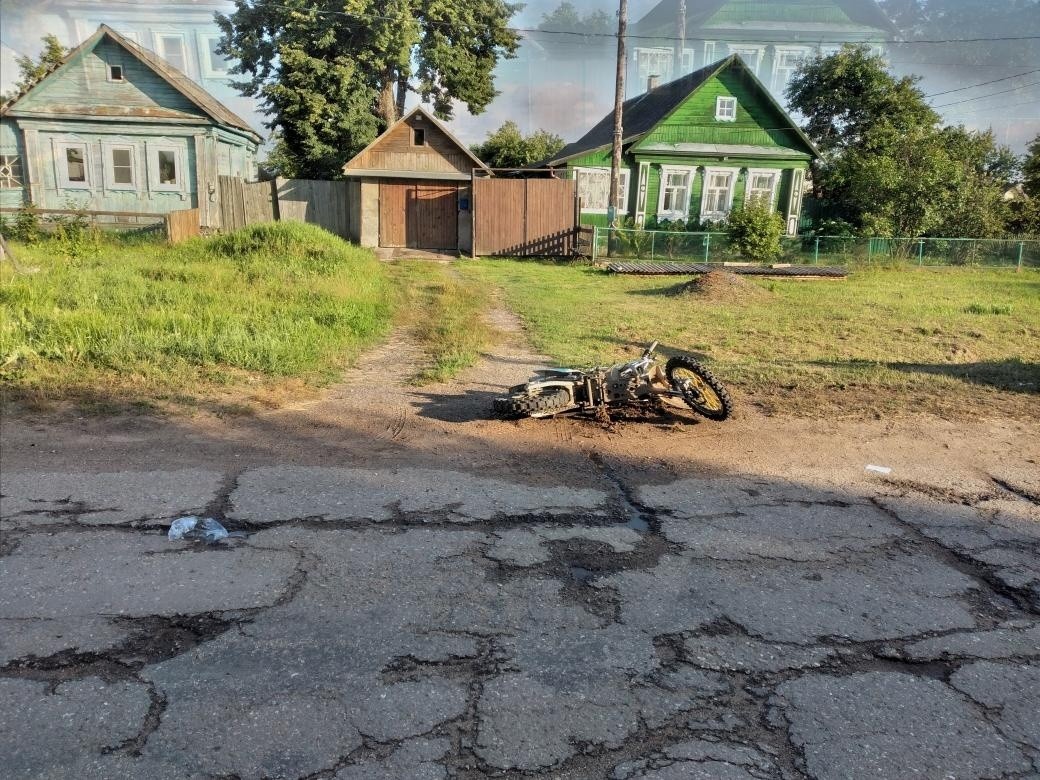 13-летний подросток, не справившийся с мопедом под Тверью, попал в больницу