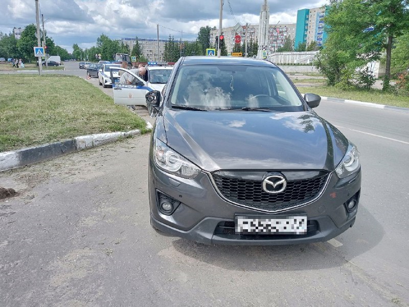 8-летняя девочка попала под колёса машины на зебре в Тверской области