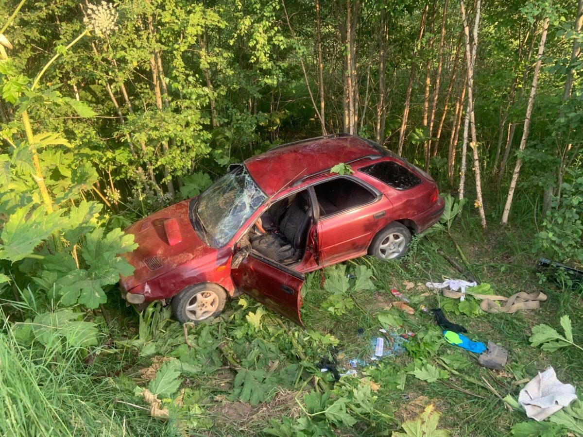 5 пассажиров опрокинувшейся иномарки пострадали в Тверской области