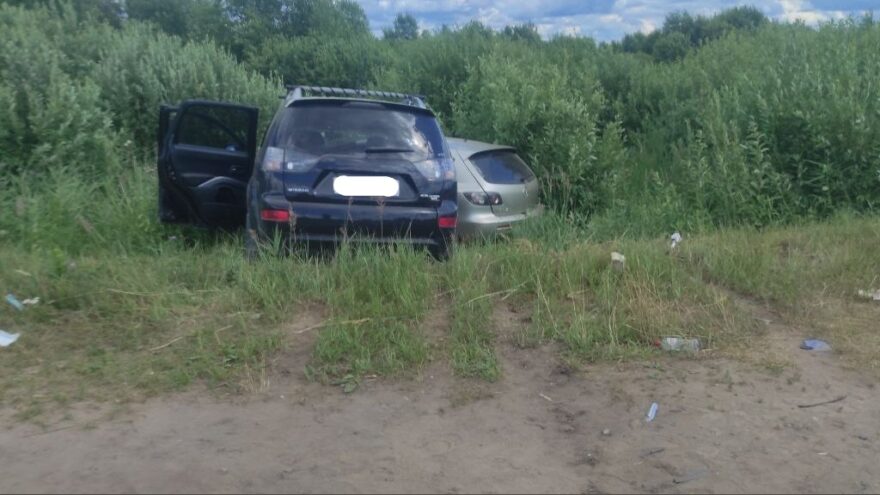 Две иномарки столкнулись на трассе в Тверской области, есть пострадавшие Две иномарки столкнулись на трассе в Тверской области, есть пострадавшие