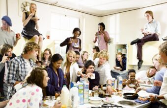 В России хотят кардинально изменить условия прописки в квартиры