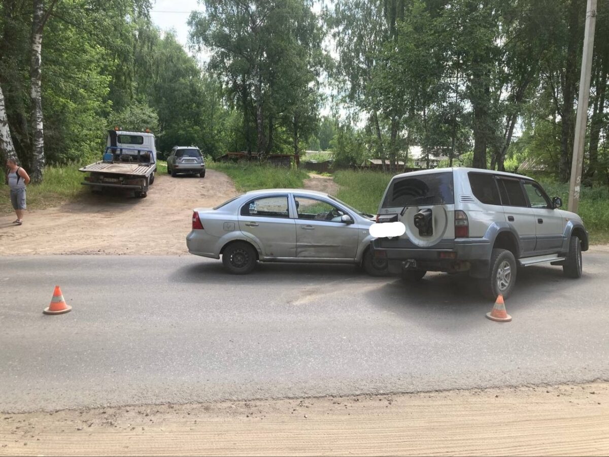 В Тверской области две иномарки не поделили дорогу, есть пострадавшие