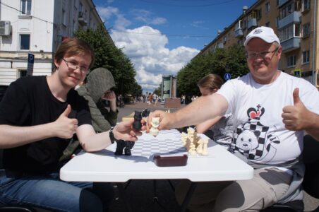 Медвежьи шахматы: народная забава в День города Твери