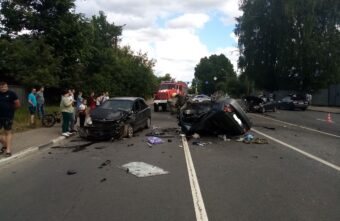 В страшной аварии пострадал маленький ребёнок в Твери В страшной аварии пострадал маленький ребёнок в Твери