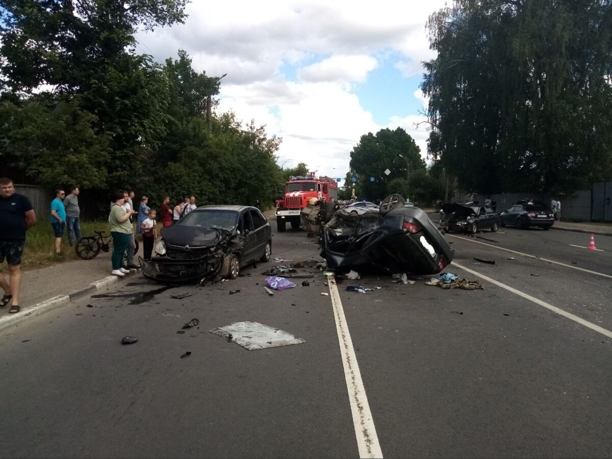 В страшной аварии пострадал маленький ребёнок в Твери
