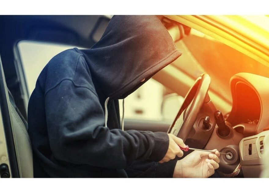 Пьяный мужчина угнал автомобиль знакомой в Твери