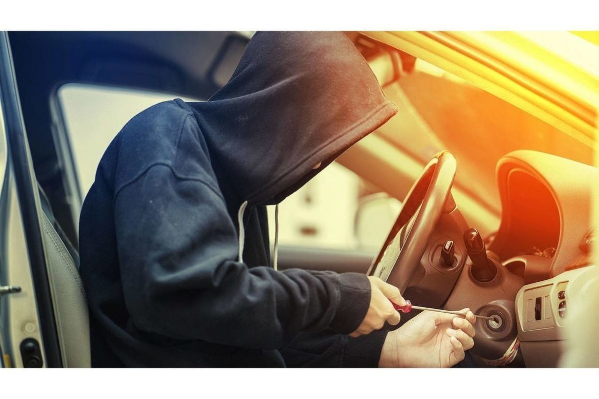 Пьяный мужчина угнал автомобиль знакомой в Твери