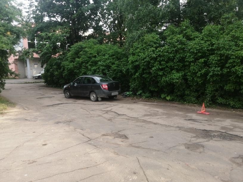 12-летний велосипедист попал под колёса "Лады" в Твери