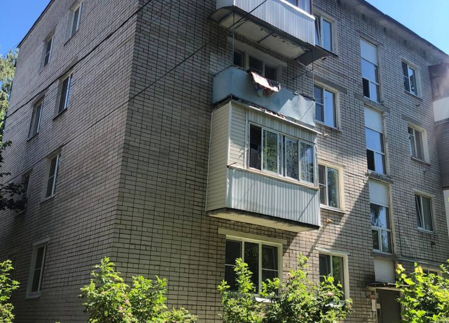 4-летний мальчик выпал из окна квартиры в Твери