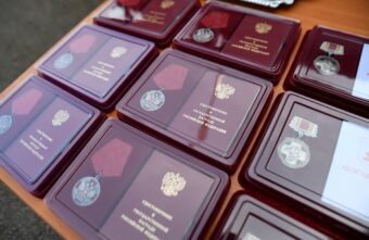 Губернатор Игорь Руденя вручил государственные и региональные награды сотрудникам Росгвардии Губернатор Игорь Руденя вручил государственные и региональные награды сотрудникам Росгвардии