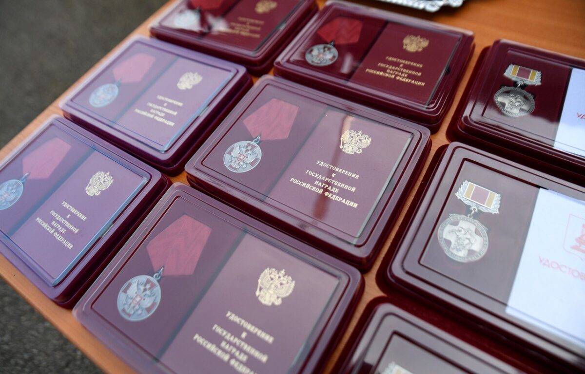 Губернатор Игорь Руденя вручил государственные и региональные награды сотрудникам Росгвардии