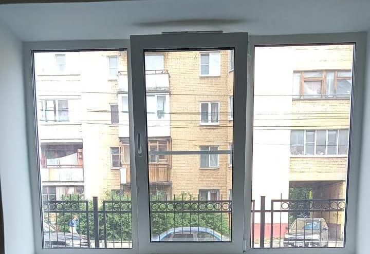 По поручению губернатора Игоря Рудени в общежитии Тверского технологического колледжа заменили окна