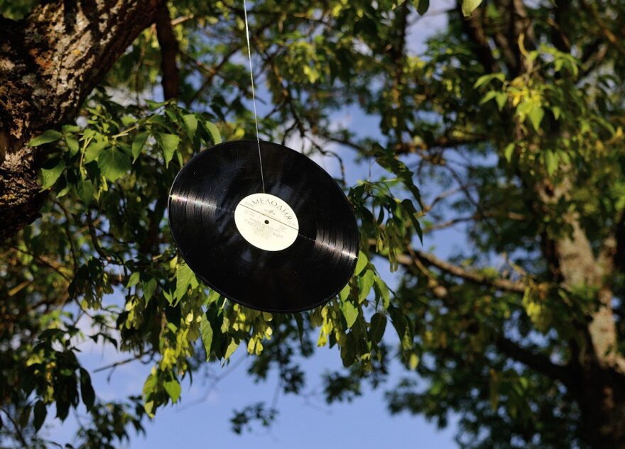 В Тверской области можно сфотографироваться в старинном экипаже и послушать Утёсова на патефоне