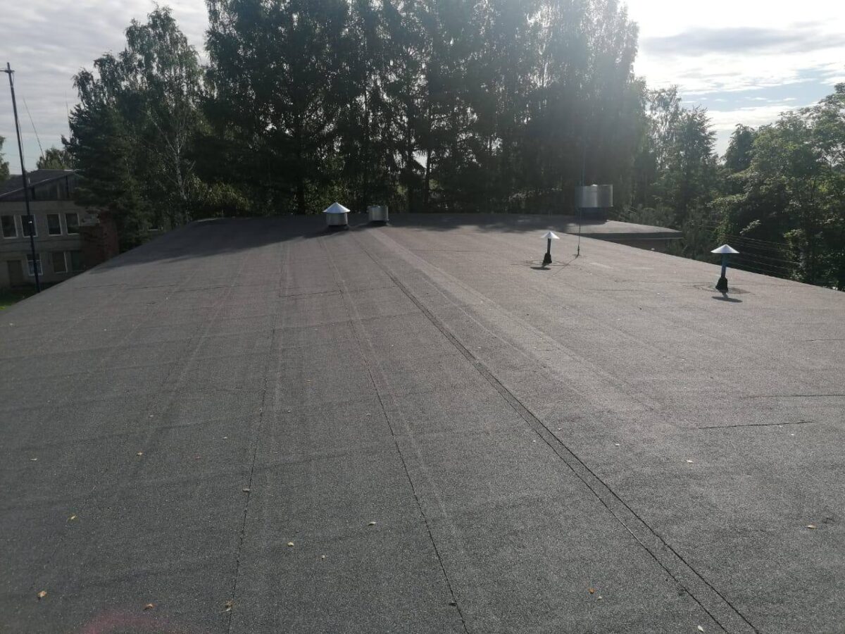 В Коробинской школе Зубцовского района капитально отремонтировали кровлю