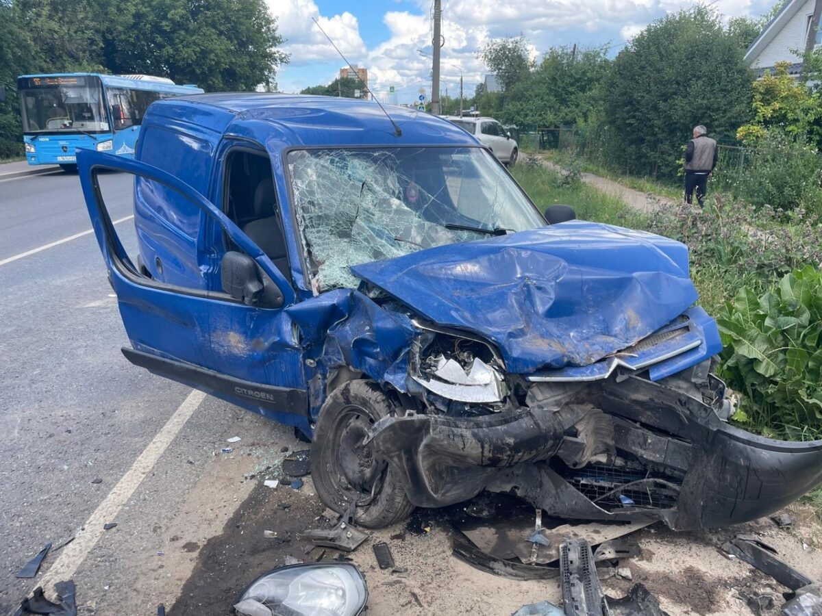 Выехал на "встречку": появились подробности ДТП с двумя пострадавшими в Твери