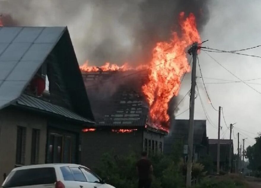 Жилой дом сгорел в Тверской области