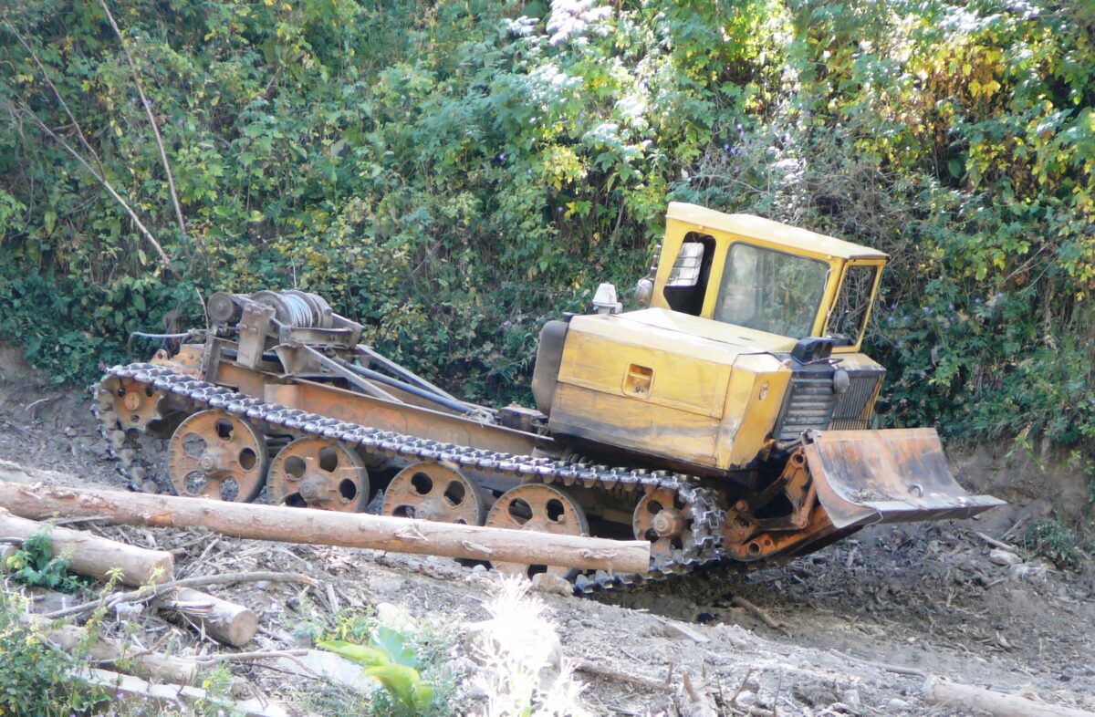 В Тверской области рабочий, которому не заплатили, забрал у нанимателя трактор