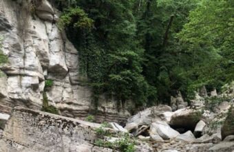 Туристу из Тверской области стало плохо на Белых скалах