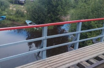 В Тверской области починили перила опасного моста, с которого прыгали дети 