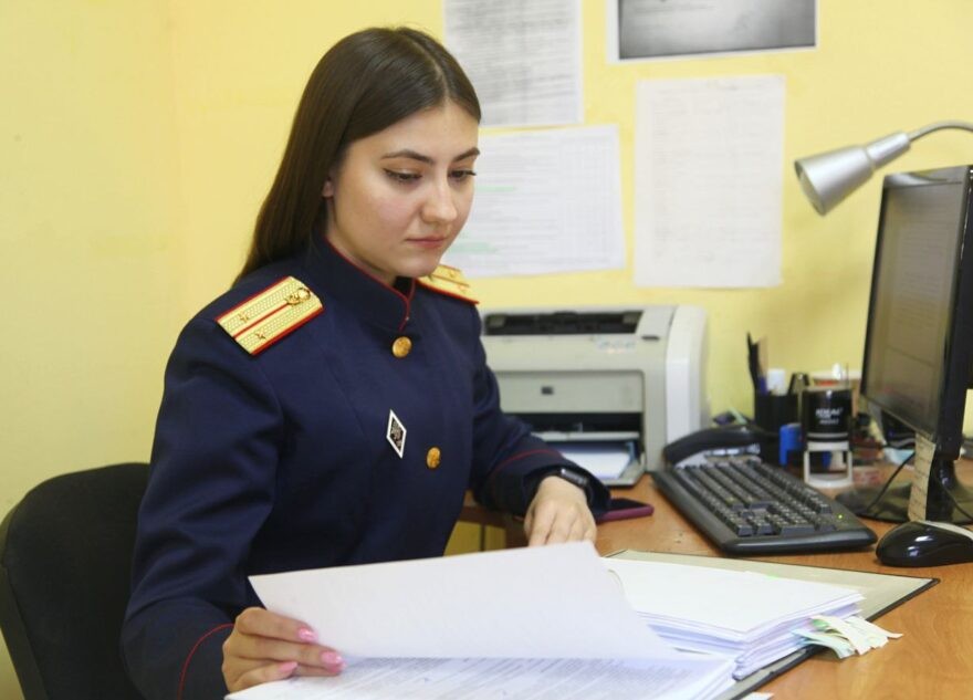 В Твери оставленная без присмотра собака покусала девочку