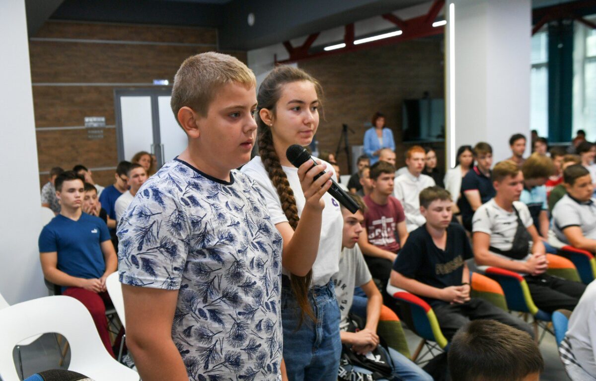 Игорь Руденя встретился с детьми из Донбасса, отдыхающими в Тверской области