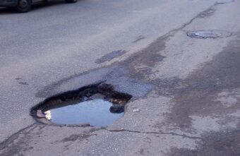 Тверской суд встал на сторону водителя, но коммунальщики подали жалобу Тверской суд встал на сторону водителя, но коммунальщики подали жалобу