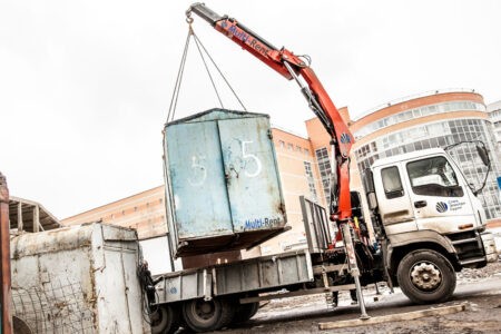 В Тверской области мужчина украл целый гараж