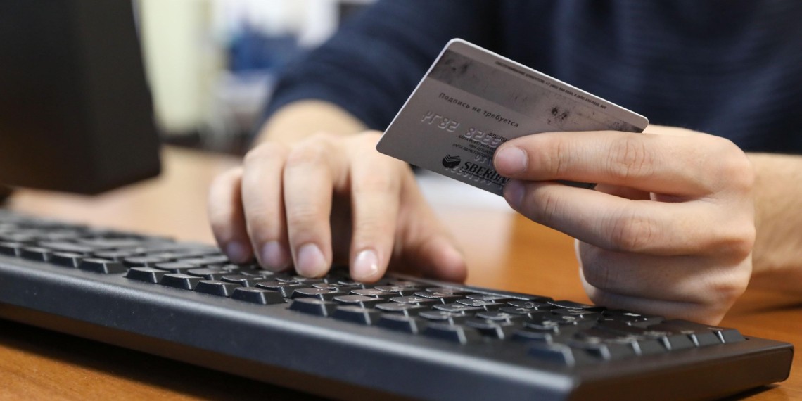 Работник птицефабрики в Тверской области украл деньги у своего товарища